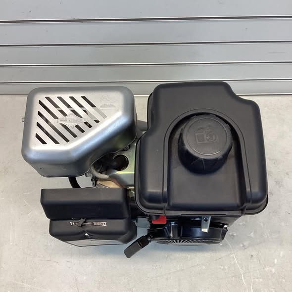 Engine - Briggs & Stratton 1150 Series Horizontal OHV Engine, 250cc, 1in. x 2 7/8in. Shaft - Lightly Used