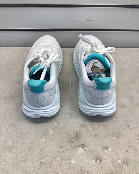 Women's Shoes - Hoka Women's Clifton 10 Sneaker Size 7.5B