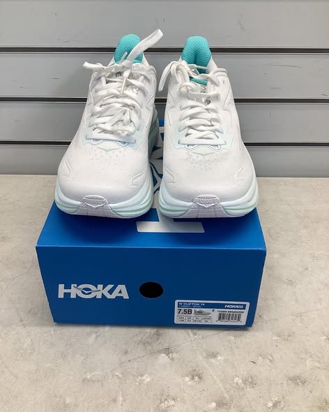 Women's Shoes - Hoka Women's Clifton 10 Sneaker Size 7.5B