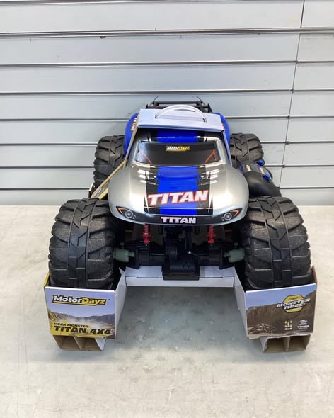 Motor Dayz 1:6 Scale 2WD Titan EPP Radio Control Car