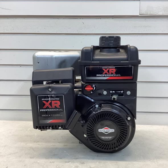 Engine - Briggs & Stratton 1150 Series Horizontal OHV Engine, 250cc, 1in. x 2 7/8in. Shaft - Lightly Used