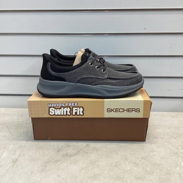 Skechers Men's Canvas Swift Fit Sneaker - Size 9.5
