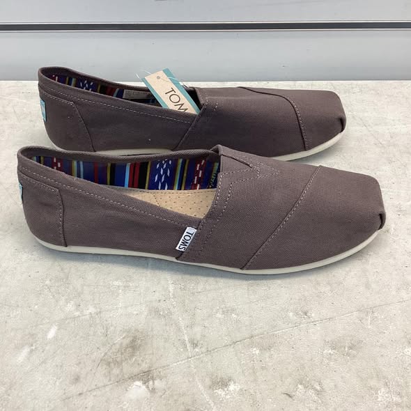 TOMS Women's Classic Canvas Shoe in Ash Size 10
