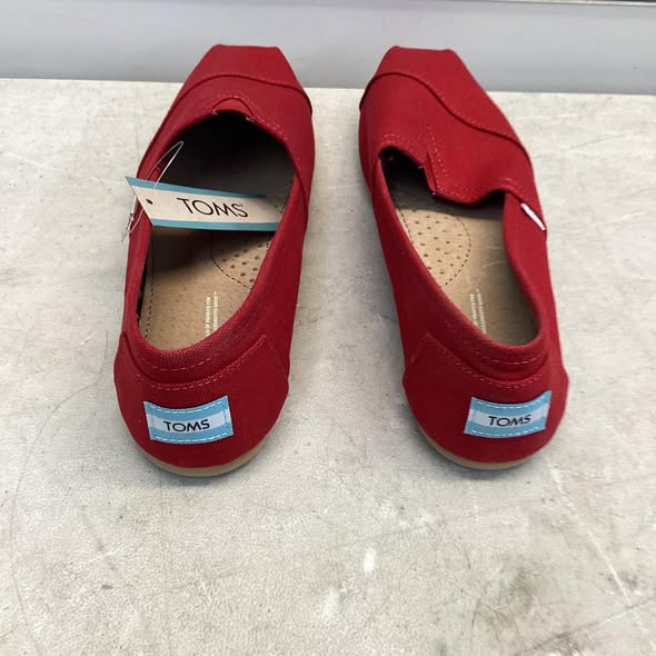 TOMS Women's Classic Canvas Shoe in Red Size 8.5
