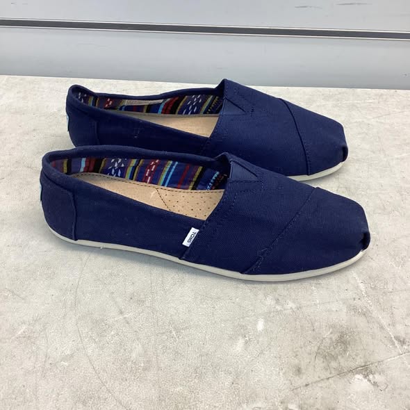 Women's Shoes - TOMS Women's Classic Canvas Shoe Navy Blue Size 8