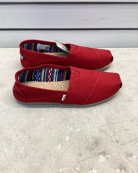 Women's Shoes - TOMS Women's Classic Canvas Shoe in Red Size 7.5