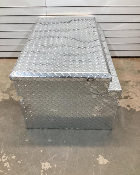 Northern Tool + Equipment Wide Truck Toolbox, 36in.L x 24in.W x 18in.H, Aluminum, Diamond Plate