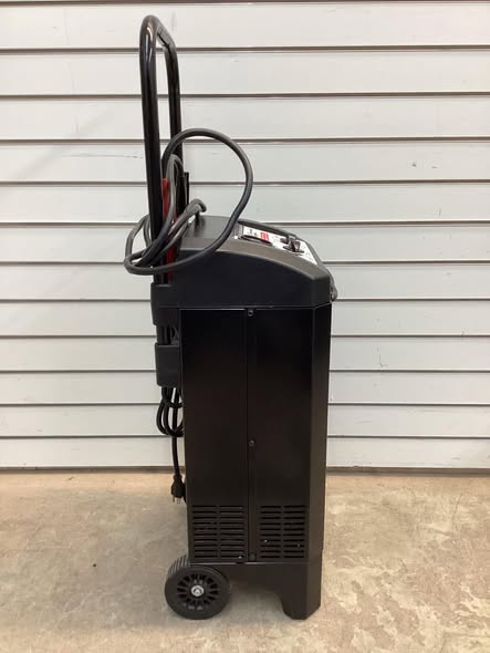 Schumacher Wheeled Manual Battery Charger/Engine Starter