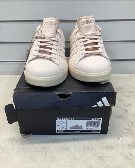 Adidas Women's Grand Court 2.0 Shoe size 7.5.