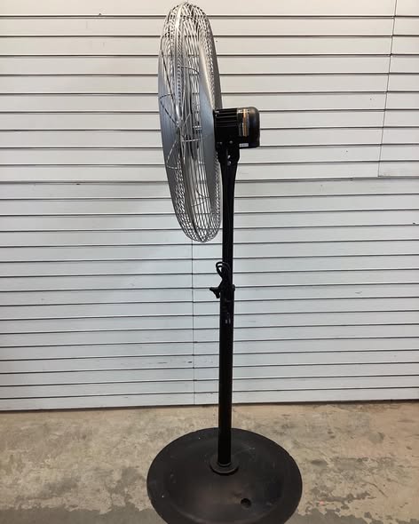 Strongway 30in. Industrial Pedestal Fan, 6500 CFM, 3/8 HP Fan Diameter 30 in - Lightly Used