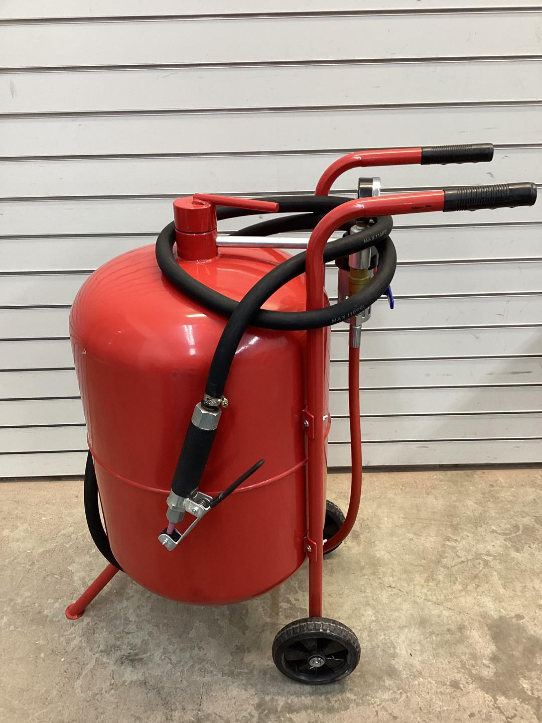 Allsource Roll-About Abrasive Pressure Blaster with Deadman Handle, 110-Lb. Capacity, 20 Gallon - Lightly Used