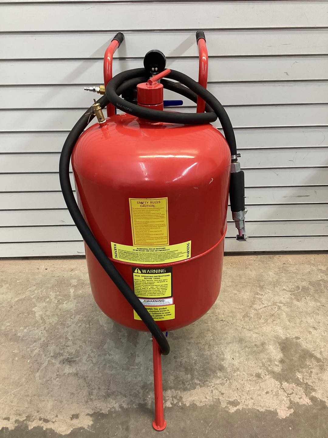 Allsource Roll-About Abrasive Pressure Blaster with Deadman Handle, 110-Lb. Capacity, 20 Gallon - Lightly Used