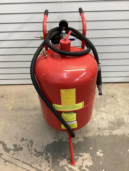 Allsource Roll-About Abrasive Pressure Blaster with Deadman Handle, 110-Lb. Capacity, 20 Gallon - Lightly Used