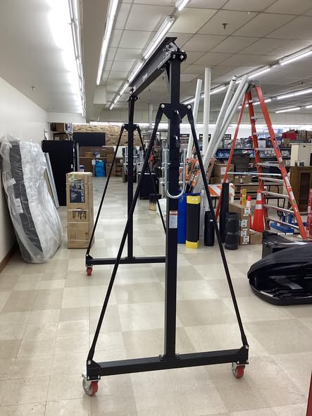 Strongway Adjustable Gantry Crane, 2000-Lb. Capacity, 7.87ft.–11.9ft. Lift