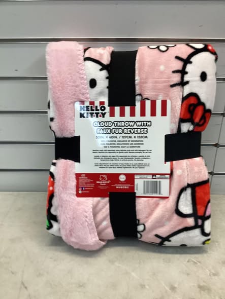 Blanket - Hello Kitty Cloud throw with faux fur reverse 60" x 70"