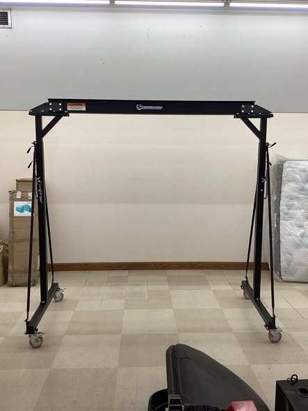 Strongway Adjustable Gantry Crane, 2000-Lb. Capacity, 7.87ft.–11.9ft. Lift