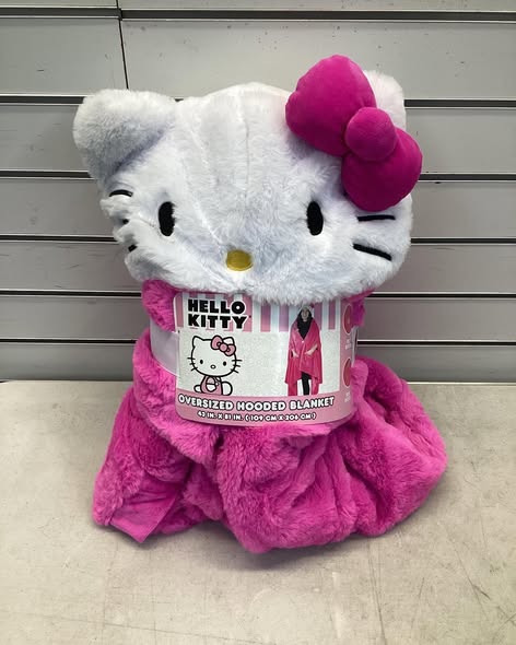 Hello Kitty 43" x 81" Hooded Blanket