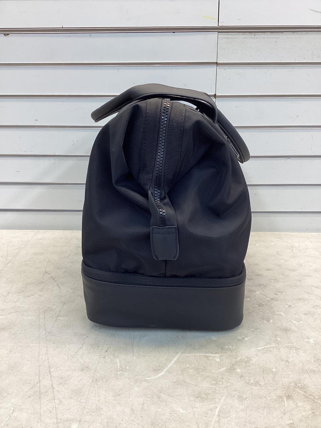 Samsonite Drop-Bottom Weekender Duffel Bag