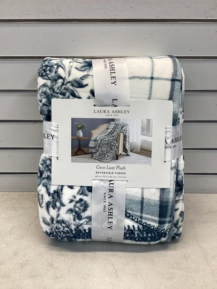 Blanket - Laura Ashley Coco Plush Reversible Throw, 60" x 70"