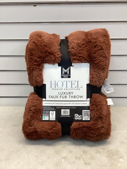 Member's Mark Luxury Faux Fur Throw, 60"x70"