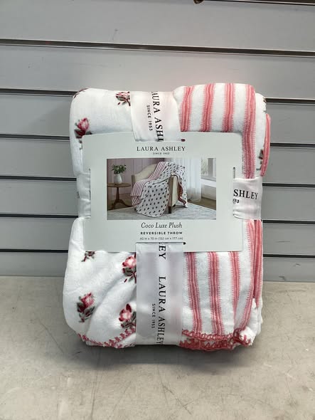 Blanket - Laura Ashley Coco Plush Reversible Throw, 60" x 70"