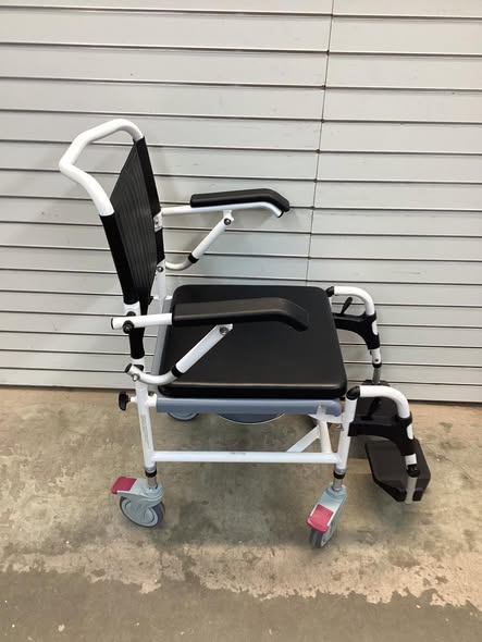 4-in-1 Bedside Commode Wheelchair with Detachable Bucket