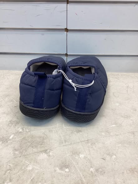 Isotoner Men’s Classic Comfort Hoodback Slipper size L 9.5-10.5