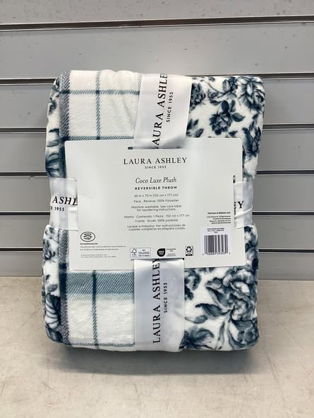 Blanket - Laura Ashley Coco Plush Reversible Throw, 60" x 70"
