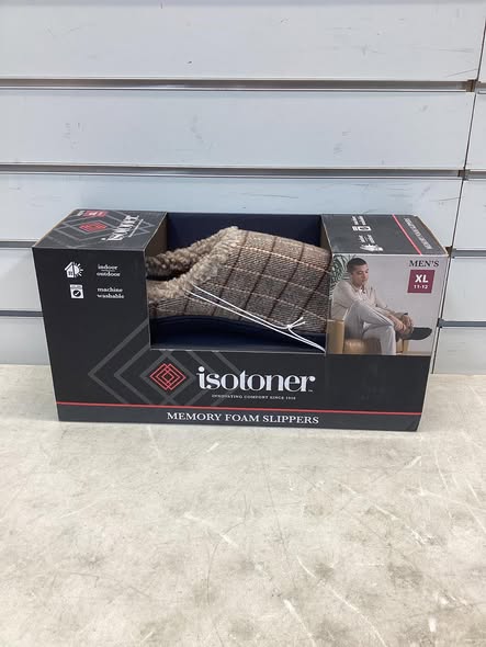 Isotoner Men’s Classic Comfort Hoodback Slipper size XL 11-12