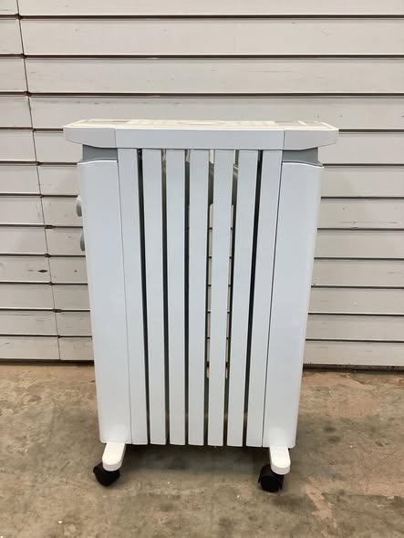 Costway 1500W Oil Filled Radiator Heater Electric Space Heater w/ Humidifier White