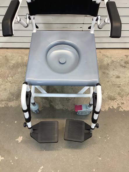 4-in-1 Bedside Commode Wheelchair with Detachable Bucket