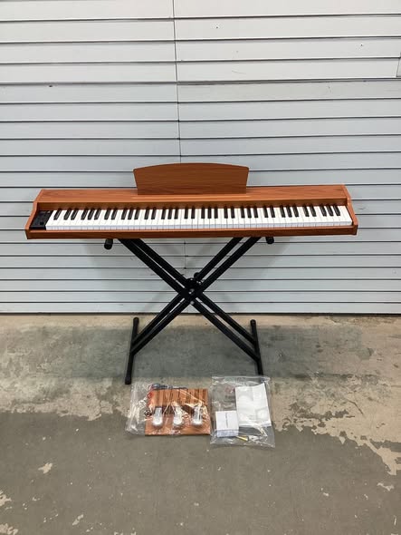 Costway - 88-Key Keyboard Piano Set with Adjustable Stand & 2 Keyboard Mode 2 Speakers - Brown