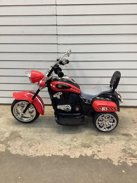 Costway 3 Wheel Kids Ride On Motorcycle 6V Battery Powered Electric Toy Red