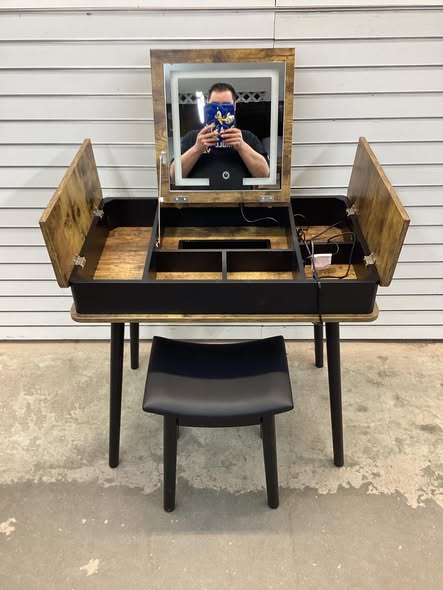 Costway Vanity Table Set w/ Flip Top Mirror Lights USB Port Cushioned Seat