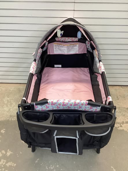 Baby Crib - BABY JOY 3 in 1 Pack and Play, Travel Baby Crib Bassinet Bed with Bassinet