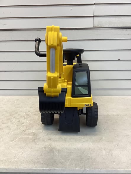 Kids Ride On - Caterpillar Kids Ride-On Digger with Adjustable Arm