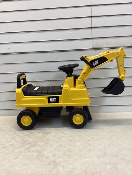 Kids Ride On - Caterpillar Kids Ride-On Digger with Adjustable Arm