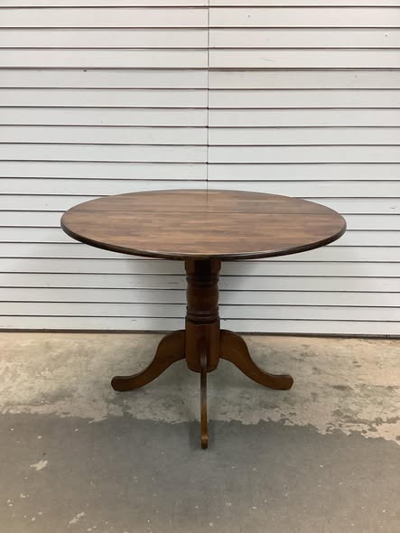Wooden Dining Table with Round Tabletop and Trestle Legs