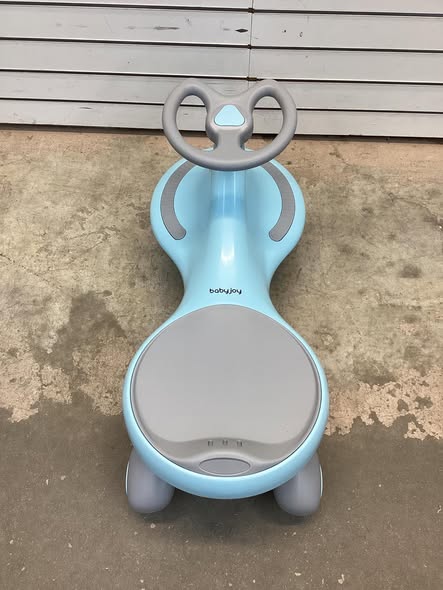 Costway Wiggle Car Ride-on Toy w/ Flashing Wheels for Toddlers & Kids