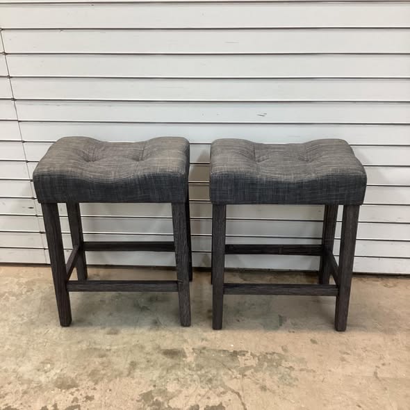 Costway 24 Inch Set of 2 Saddle Bar Stools with Padded Seat