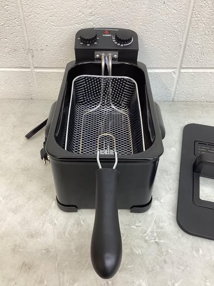 Brand new 3.2 Quart Electric Stainless Steel Deep Fryer with Timer