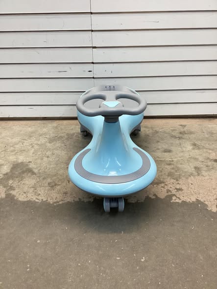 Costway Wiggle Car Ride-on Toy w/ Flashing Wheels for Toddlers & Kids