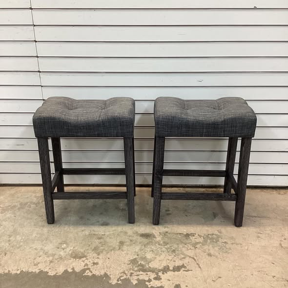 Costway 24 Inch Set of 2 Saddle Bar Stools with Padded Seat