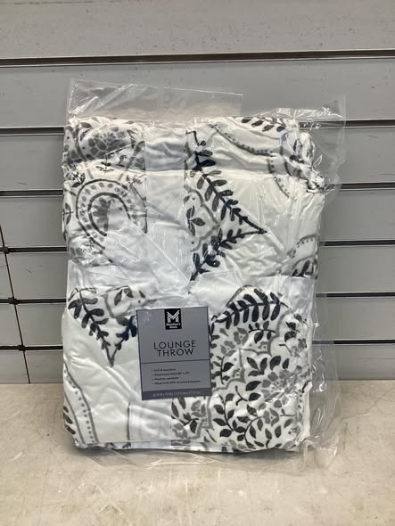 Member's Mark Seasonal Lounge Throw, 60"x70"