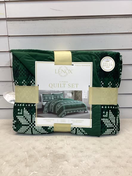 Lenox Holiday Quilt Set - Full/Queen Size
