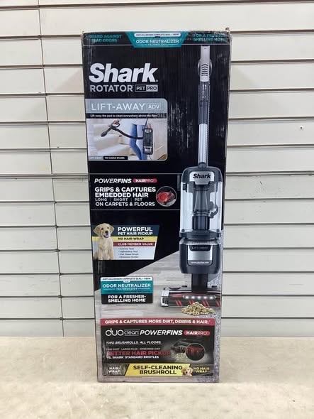 Shark Rotator Pet Pro Lift-Away ADV Upright Vacuum with DuoClean PowerFins HairPro and Odor Neutralizer Technology