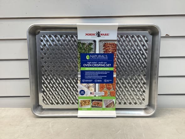 Nordic Ware 3-Piece Crisping and Roasting Set with Lid