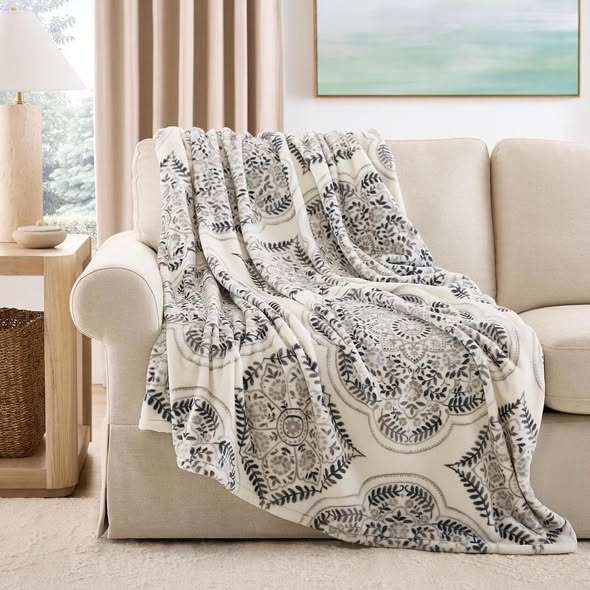 Member's Mark Seasonal Lounge Throw, 60"x70"
