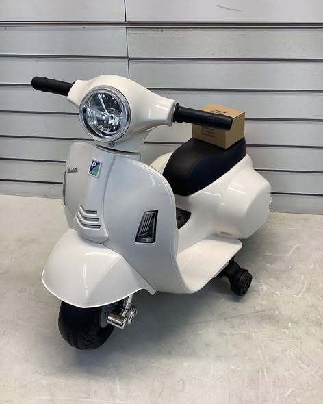 Costway Kids Ride on Motorcycle with Training Wheels Headlight Horn 6V Battery