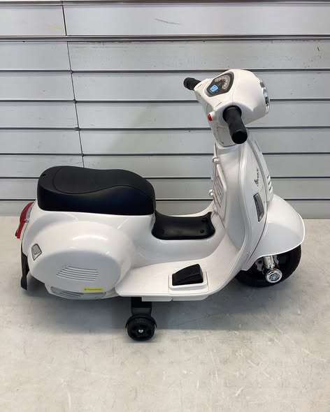Costway Kids Ride on Motorcycle with Training Wheels Headlight Horn 6V Battery